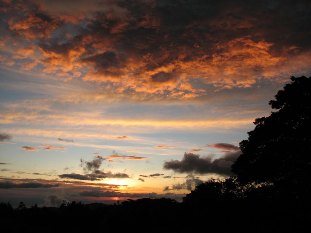 Sunset Hotel Monteverde Buitenkant foto